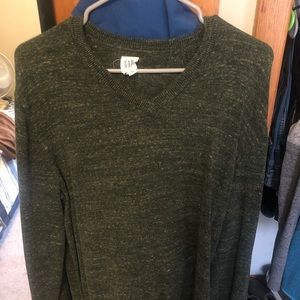 Men’s Gap sweater